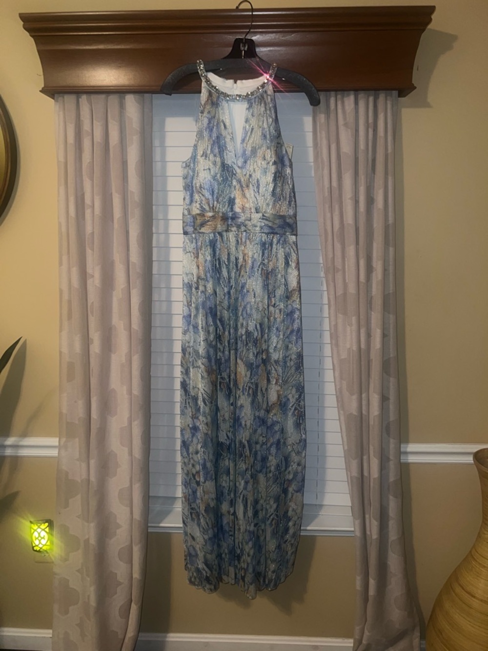 NWT Eliza J Sleeveless Halter Floral Maxi Dress in Blue and Cream Jewel Collar 1 - Picture 3 of 8